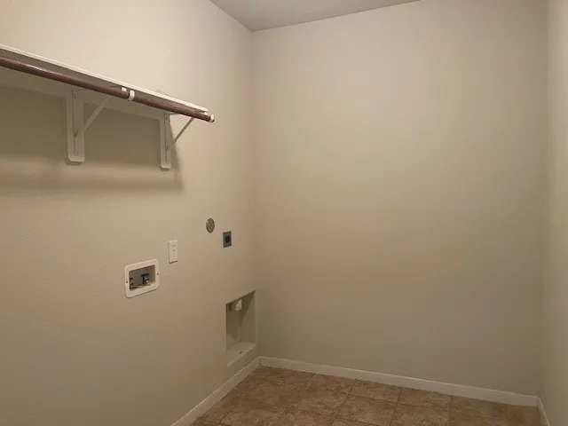 $2,050 | 8118 Running Brook Lane, Richmond, TX 77469