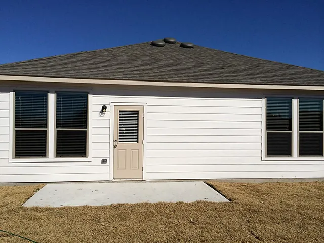 $2,050 | 8118 Running Brook Lane, Richmond, TX 77469