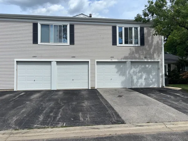 $175,000 | 1353 Cove Drive, Unit 207B, Prospect Heights, IL 60070