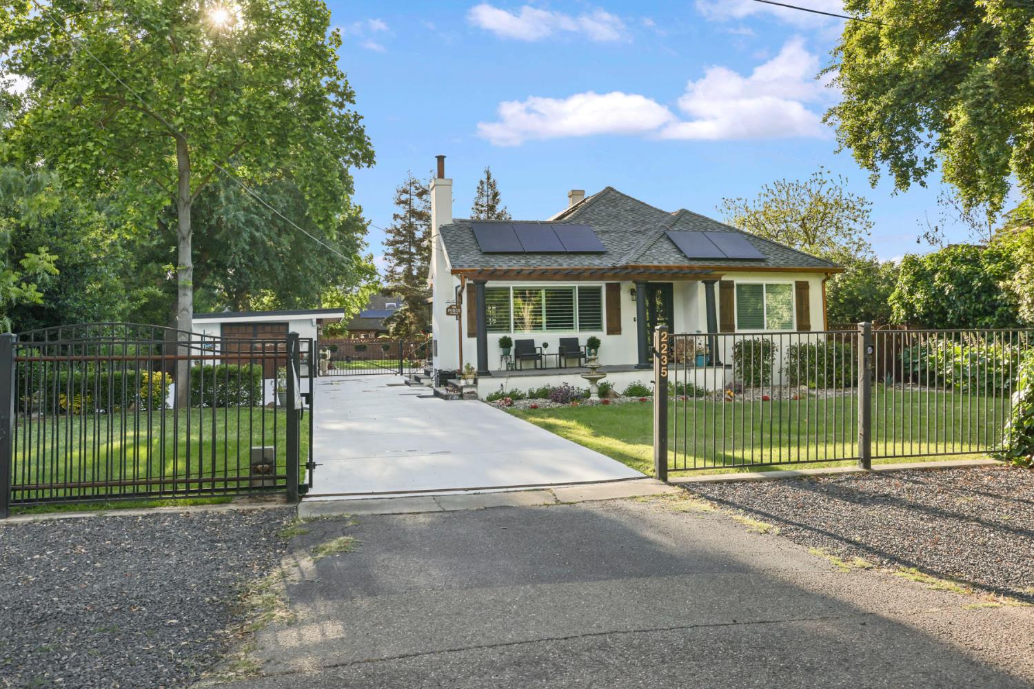 2235 Moreing Road Stockton, CA 95204 - Photo 4 of 97