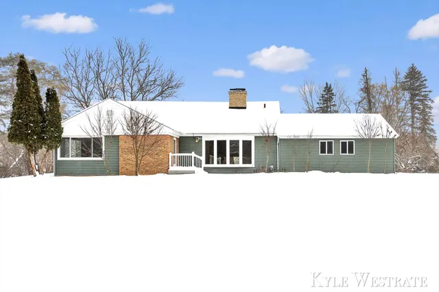 $379,900 | 1122 West Green Street, Hastings, MI 49058