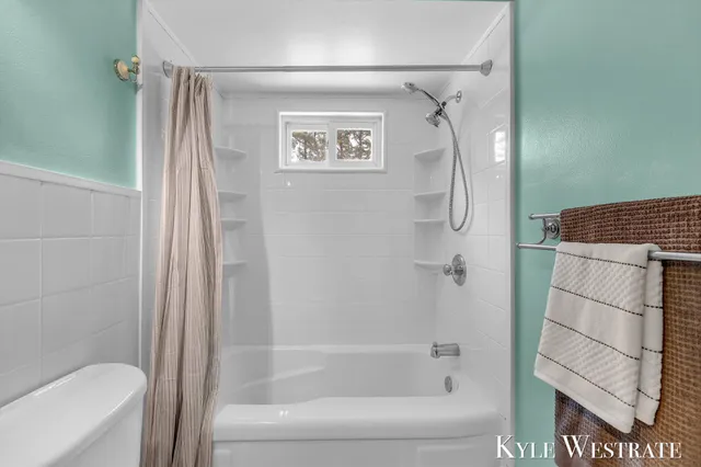 $379,900 | 1122 West Green Street, Hastings, MI 49058