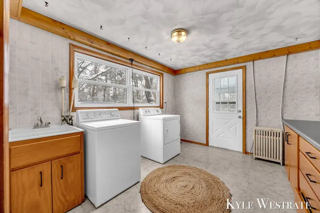 $379,900 | 1122 West Green Street, Hastings, MI 49058