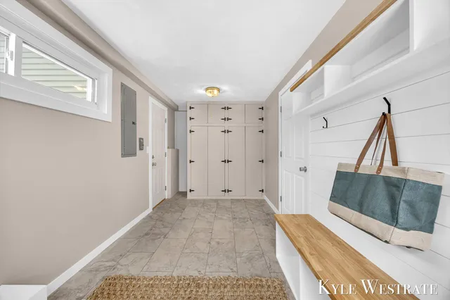 $379,900 | 1122 West Green Street, Hastings, MI 49058