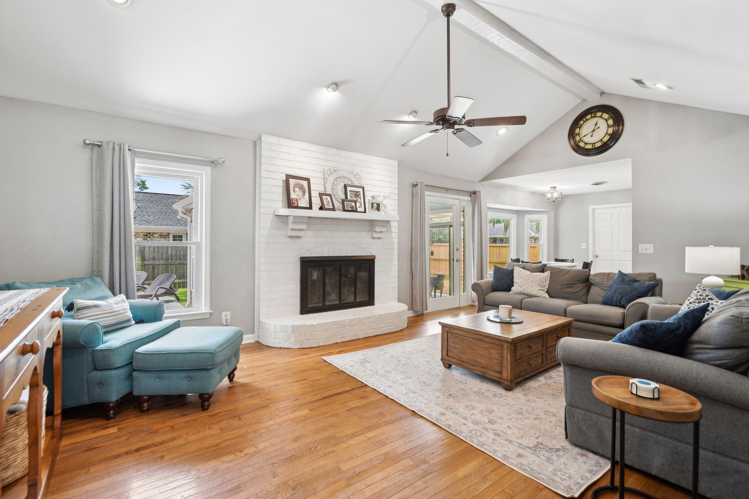 2942 Foxhall Road Charleston, SC 29414 - Photo 12 of 37 Living Room