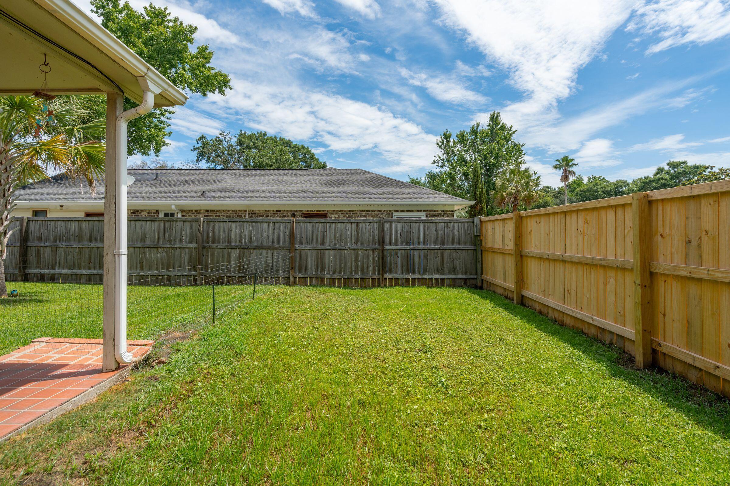 2942 Foxhall Road Charleston, SC 29414 - Photo 26 of 37 Backyard