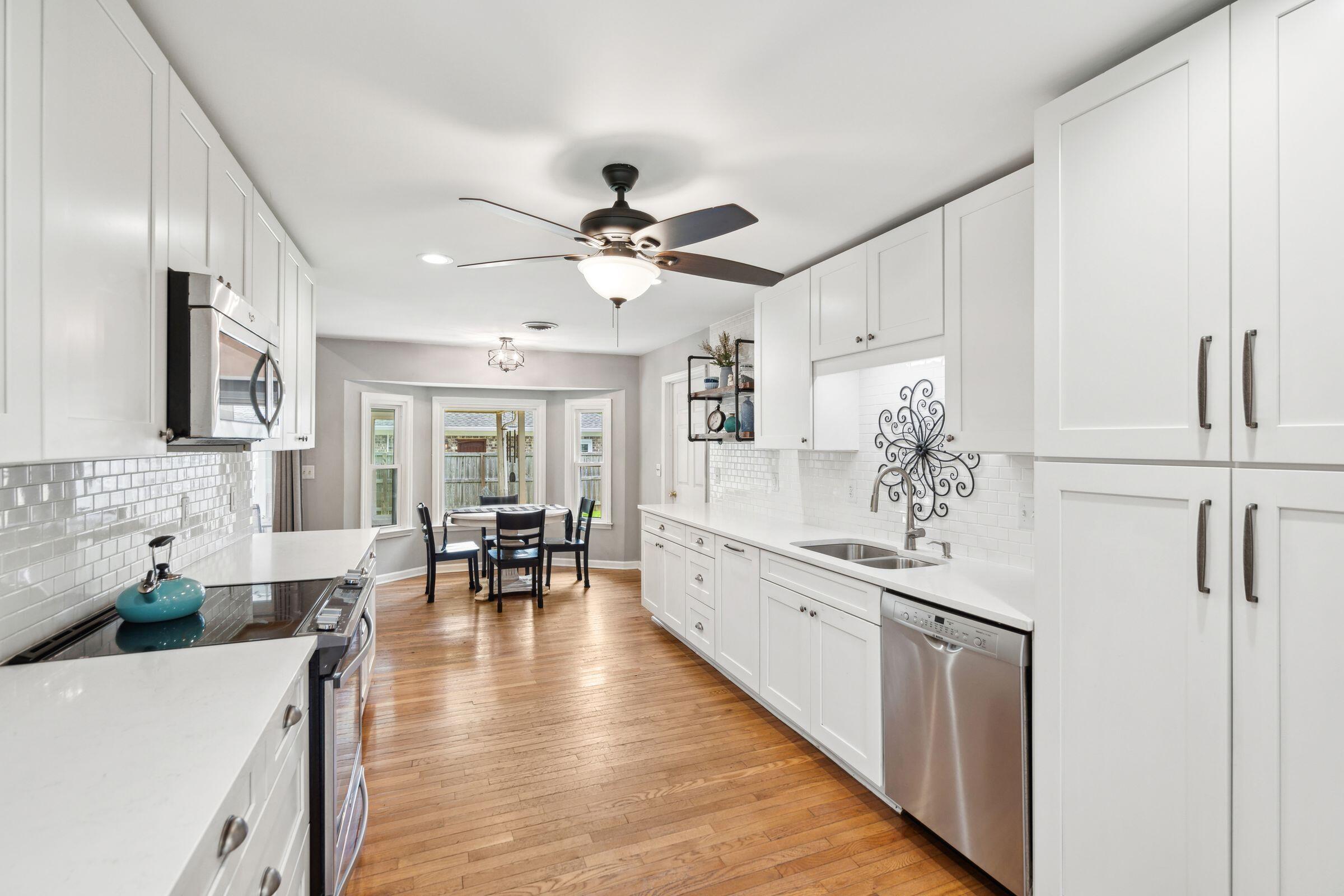 2942 Foxhall Road Charleston, SC 29414 - Photo 5 of 37 Kitchen