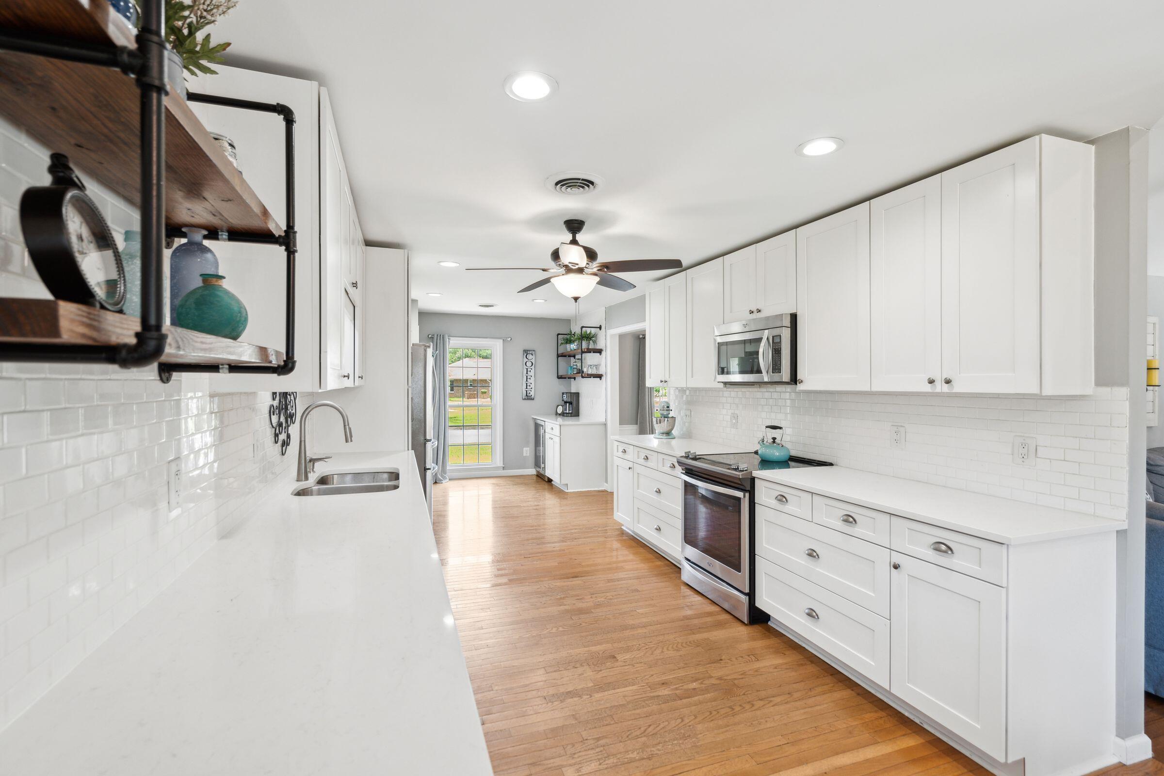 2942 Foxhall Road Charleston, SC 29414 - Photo 8 of 37 Kitchen