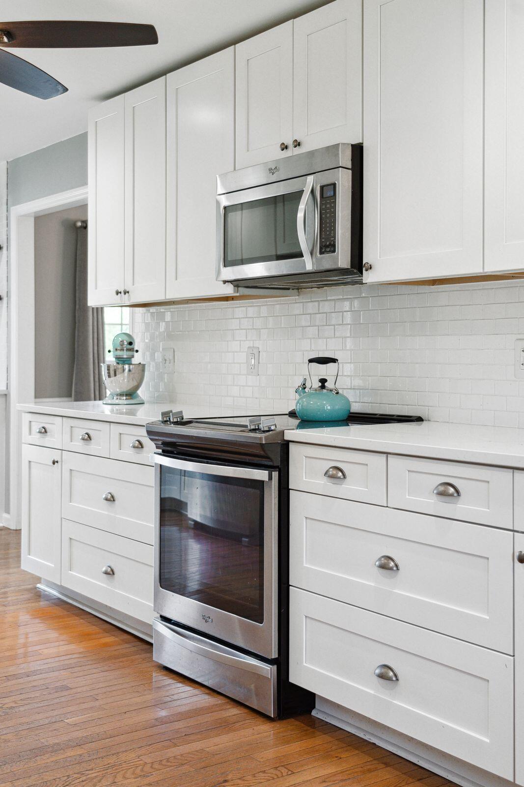 2942 Foxhall Road Charleston, SC 29414 - Photo 9 of 37 Kitchen