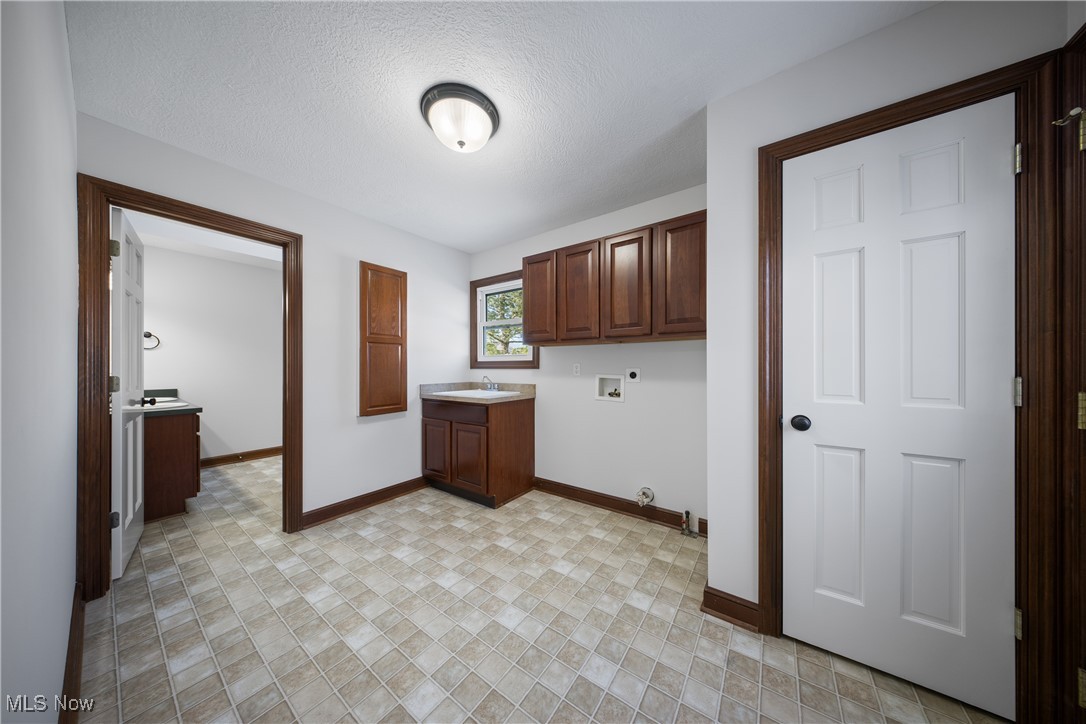 2785 Wise Road Uniontown, OH 44685 - Photo 27 of 50 Gallery Image 27