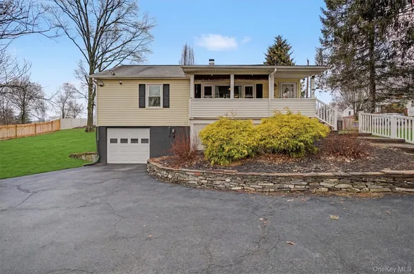 $319,999 | 13 Kobelt Drive, Wallkill, NY 12589