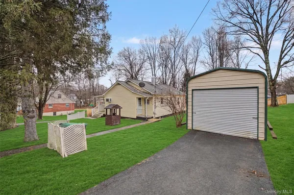 $319,999 | 13 Kobelt Drive, Wallkill, NY 12589