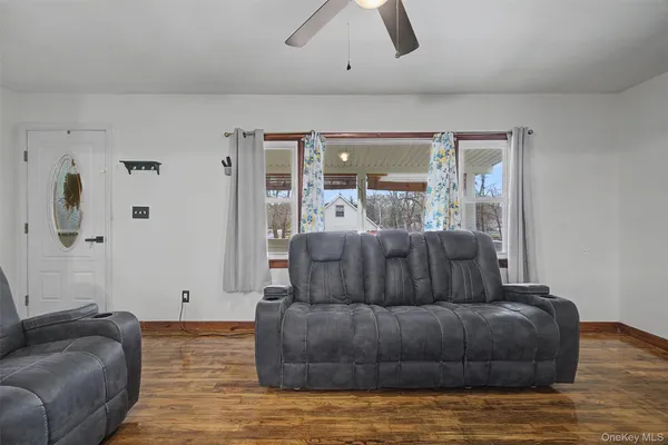 $319,999 | 13 Kobelt Drive, Wallkill, NY 12589