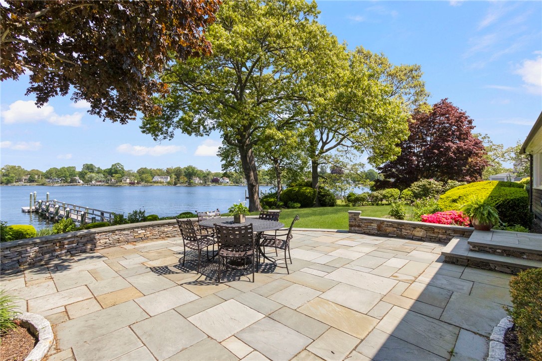 29 Riverside Drive Barrington, RI 02806 - Photo 9 of 37