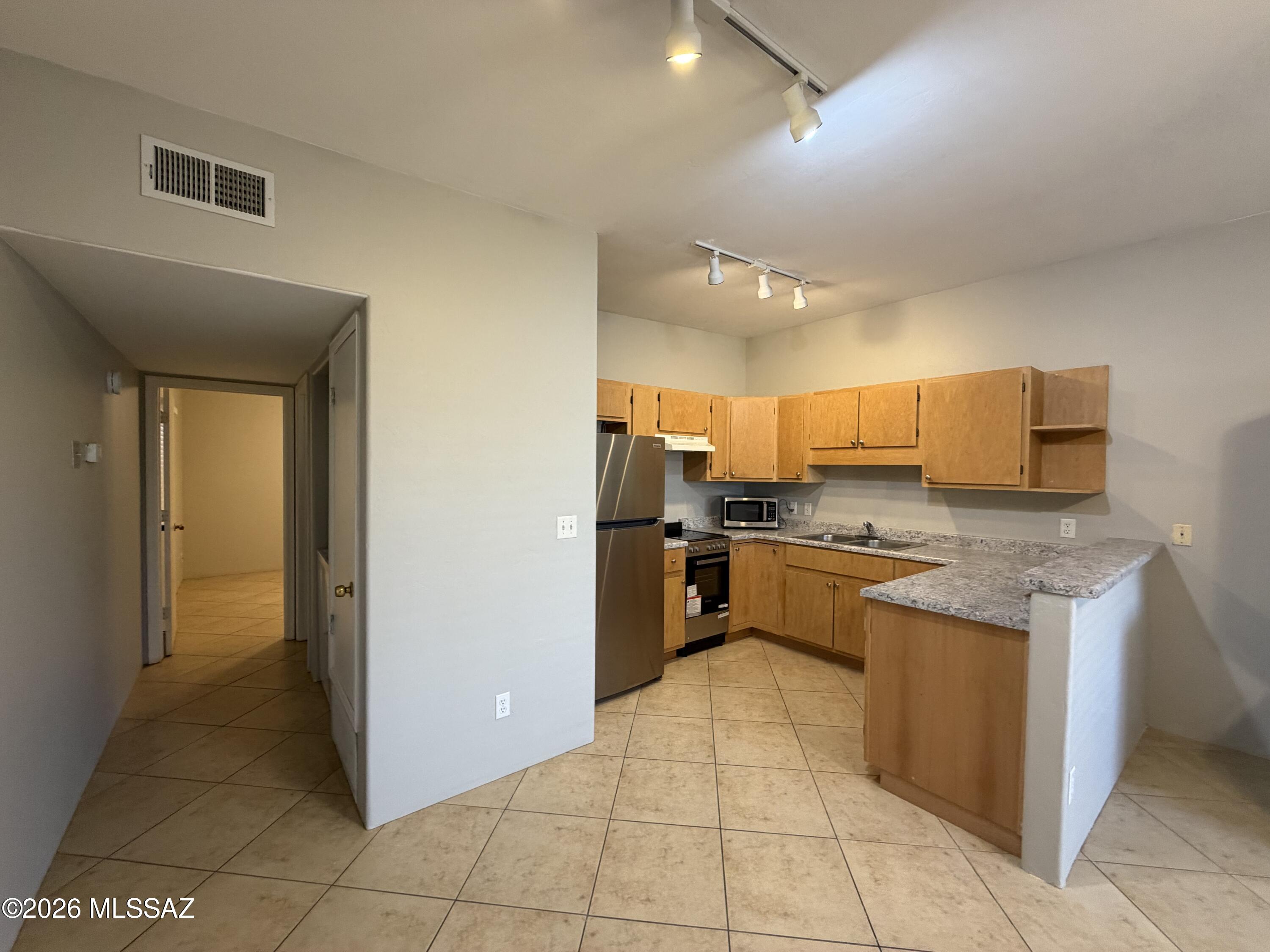 311 West Pastime Road, Unit 1 Tucson, AZ 85705 - Photo 6 of 11