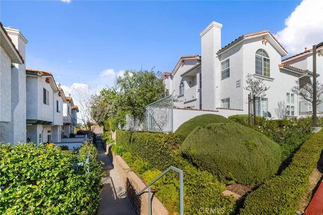 a picture of a hallway with white wall