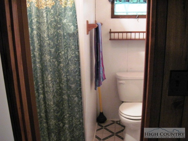 219 Pine Valley Road Newland, NC 28657 - Photo 8 of 11 Gallery Image 8