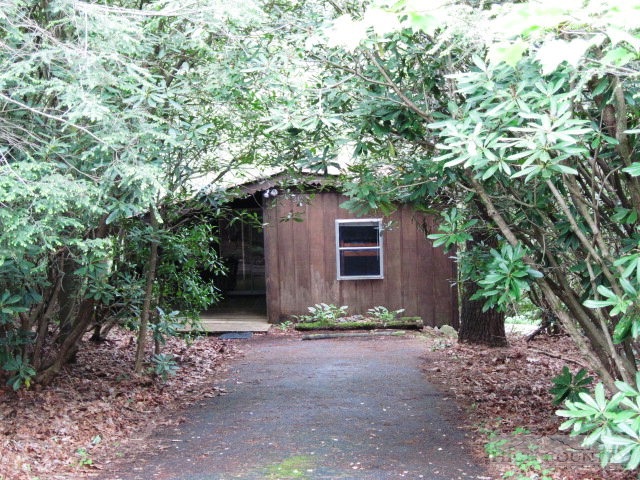 219 Pine Valley Road Newland, NC 28657 - Photo 10 of 11 Gallery Image 10