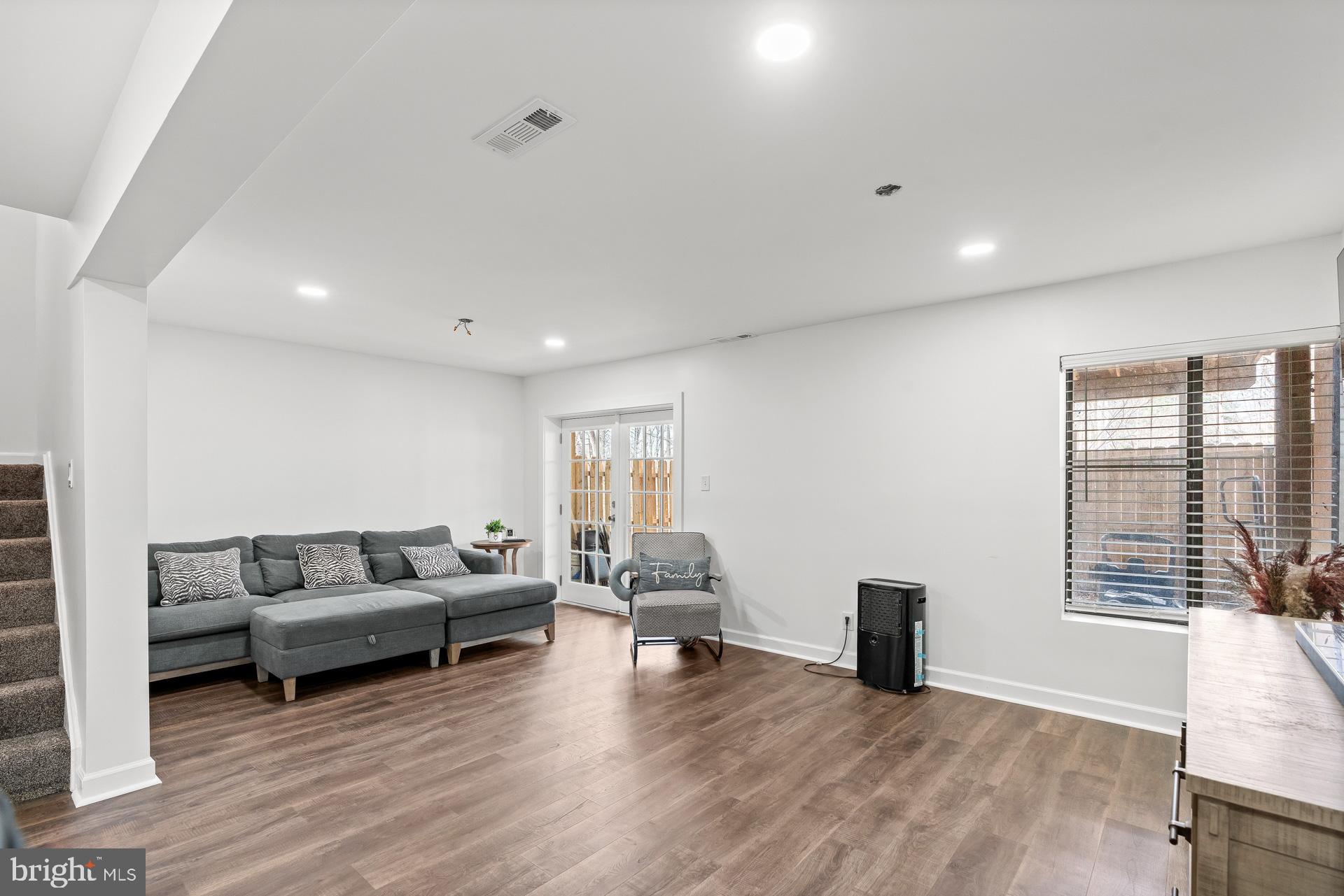 9624 Basket Ring Road Columbia, MD 21045 - Photo 5 of 33 Gallery Image 5