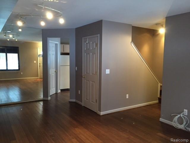 22356 Cape Cod Way, Unit 77 Farmington, MI 48336 - Photo 4 of 25