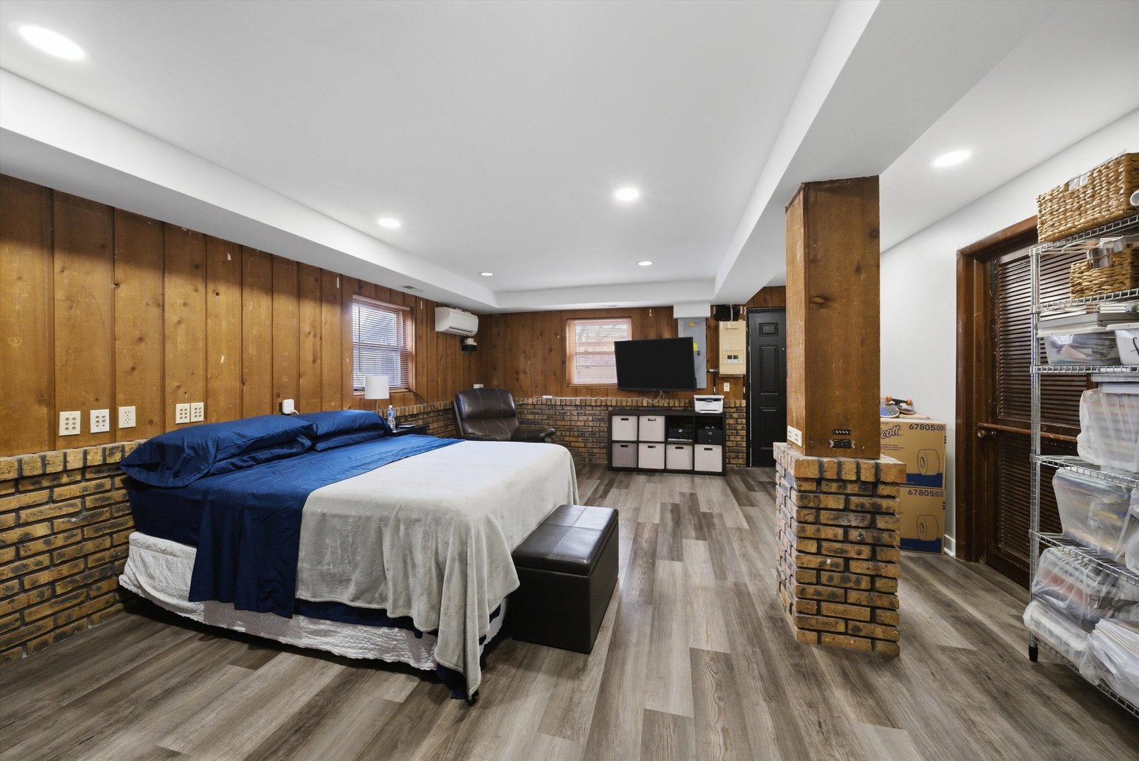 3841 Arthur Avenue Brookfield, IL 60513 - Photo 22 of 34 a bed room with a bed and furniture