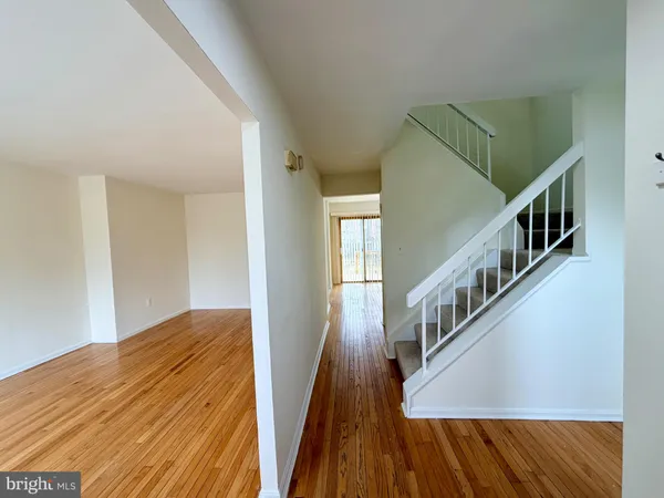 $3,100 | 3048 Hickory Grove Court, Fairfax, VA 22031