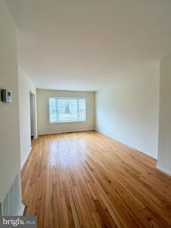 $3,100 | 3048 Hickory Grove Court, Fairfax, VA 22031