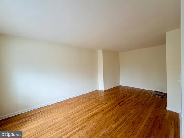 $3,100 | 3048 Hickory Grove Court, Fairfax, VA 22031