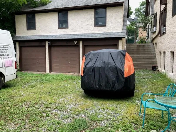 $350 | 43-20 Hamilton Place | Douglaston