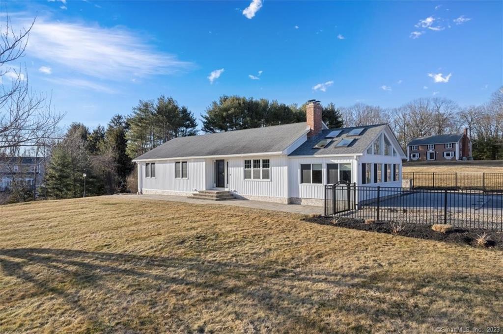 372 Mansfield Road North Haven, CT 06473 - Photo 1 of 1 Gallery Image 1