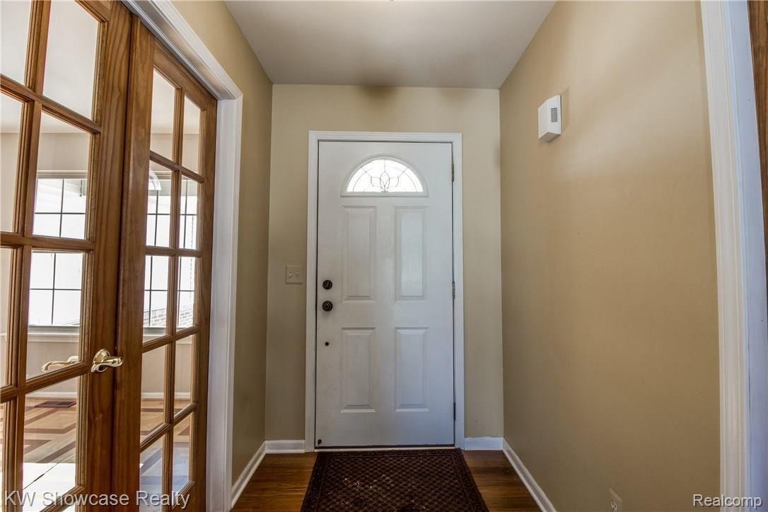 4664 Holly Lake Road Lapeer, MI 48446 - Photo 21 of 59 Interiors (1 of 40).jpg