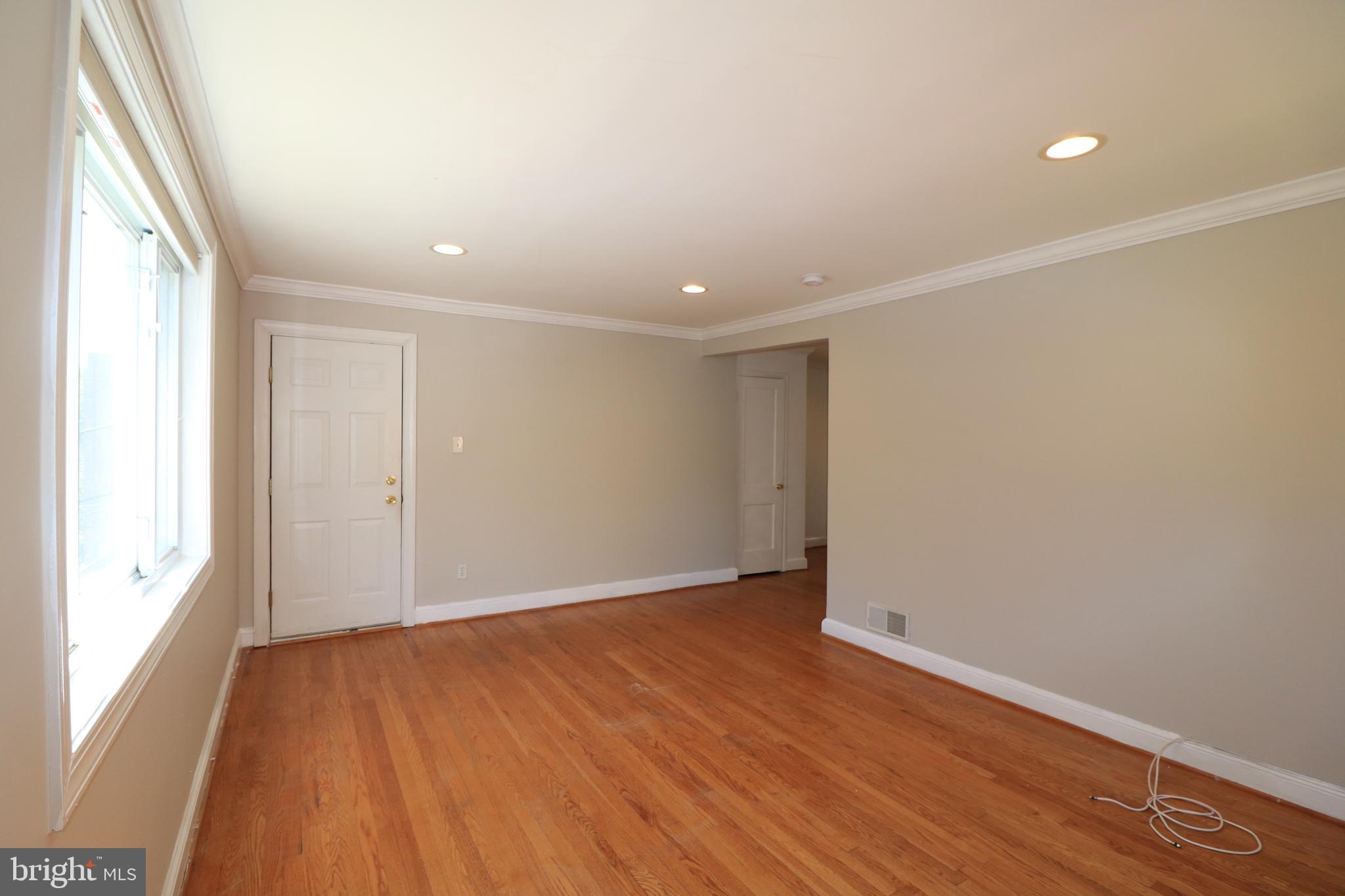 8708 Bradford Road, Unit 201 Silver Spring, MD 20901 - Photo 6 of 34 Nice Hardwood