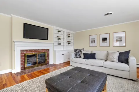 $1,080,000 | 70 Ellis Farm Lane, Melrose, MA 02176