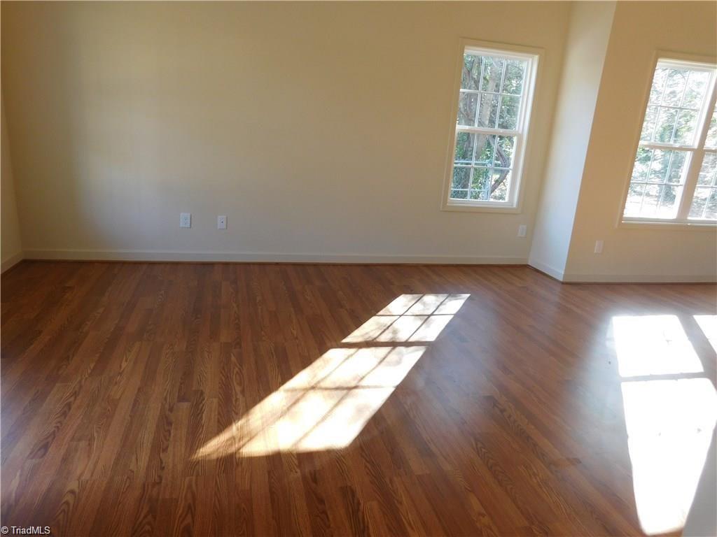 300 Morgan Place High Point, NC 27260 - Photo 7 of 11 Livingroom
