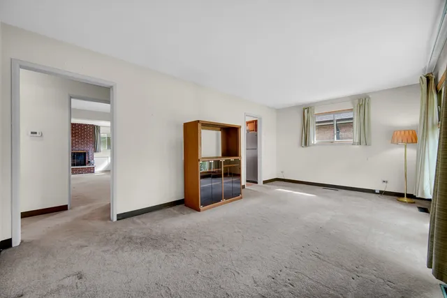 $189,500 | 17913 Oakwood Avenue, Lansing, IL 60438