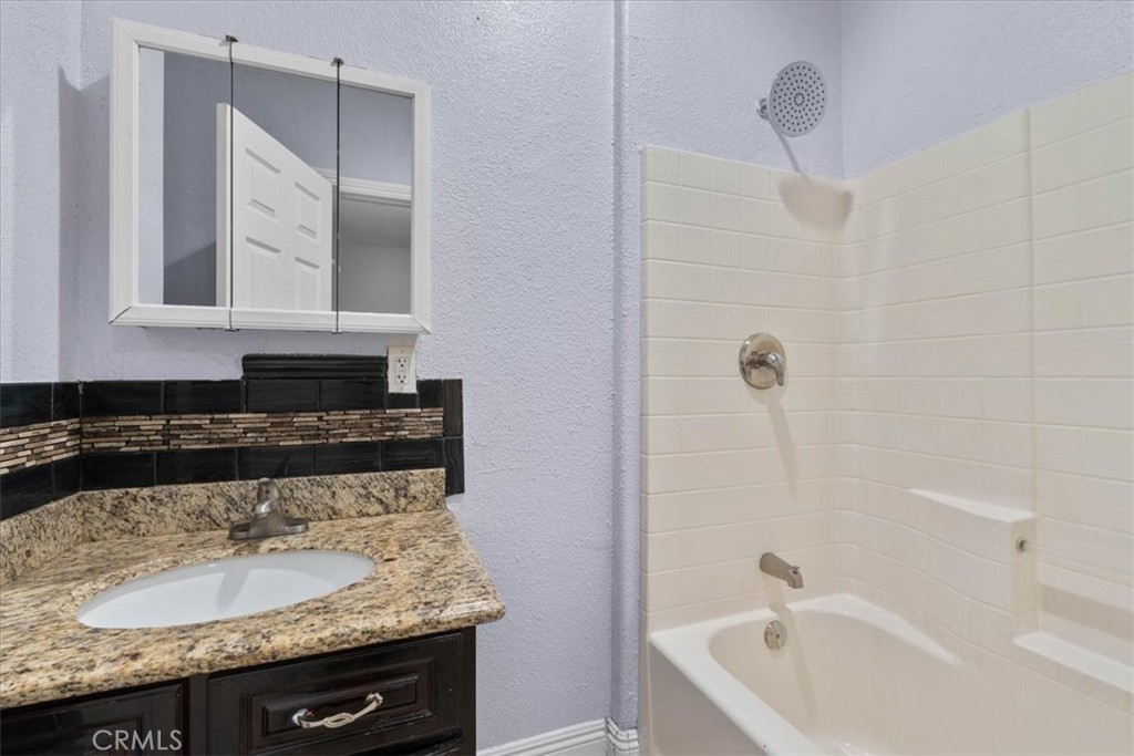 15833 Sago Road Apple Valley, CA 92307 - Photo 11 of 30