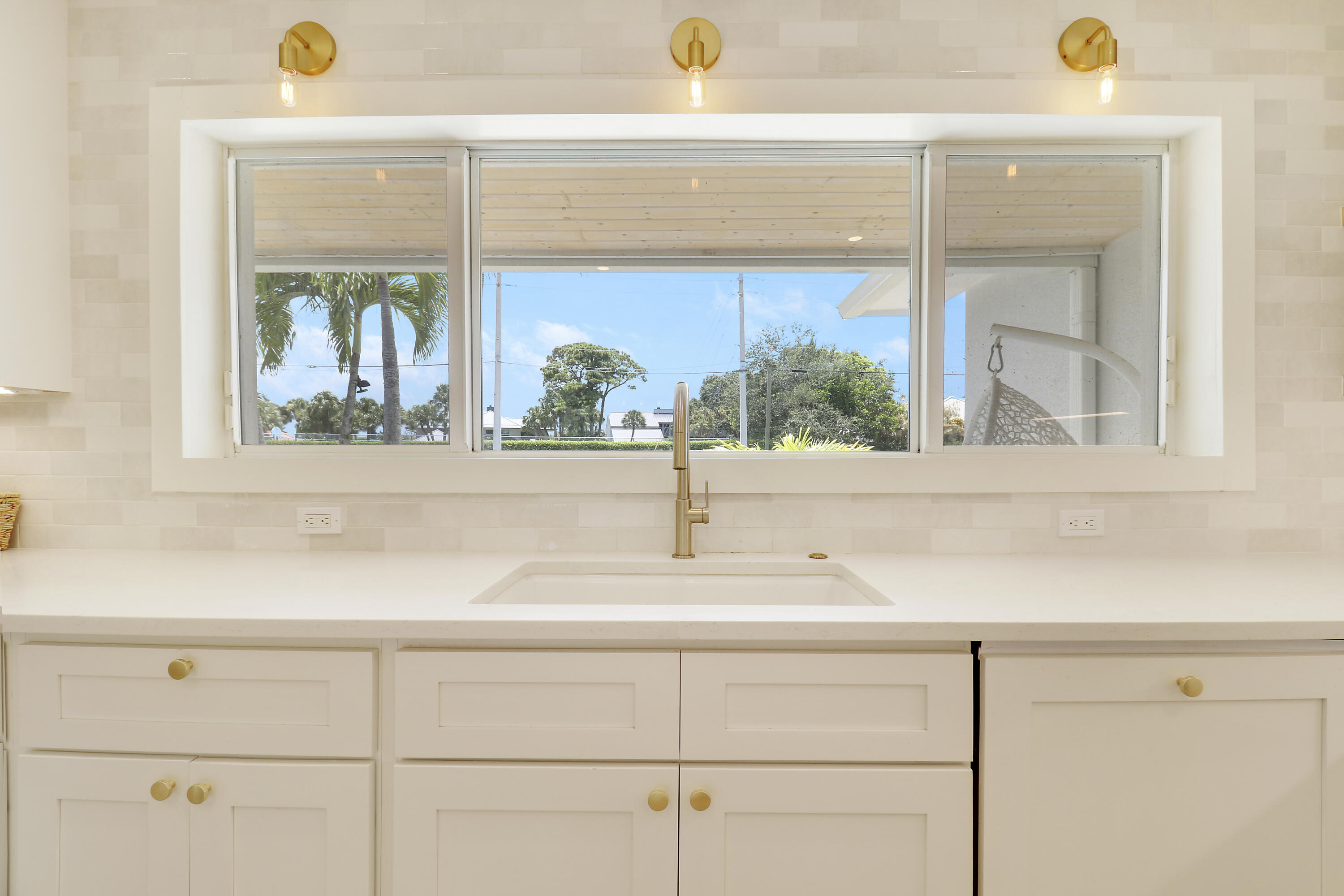 19820 North Riverside Drive Jupiter, FL 33469 - Photo 23 of 45 House2-36