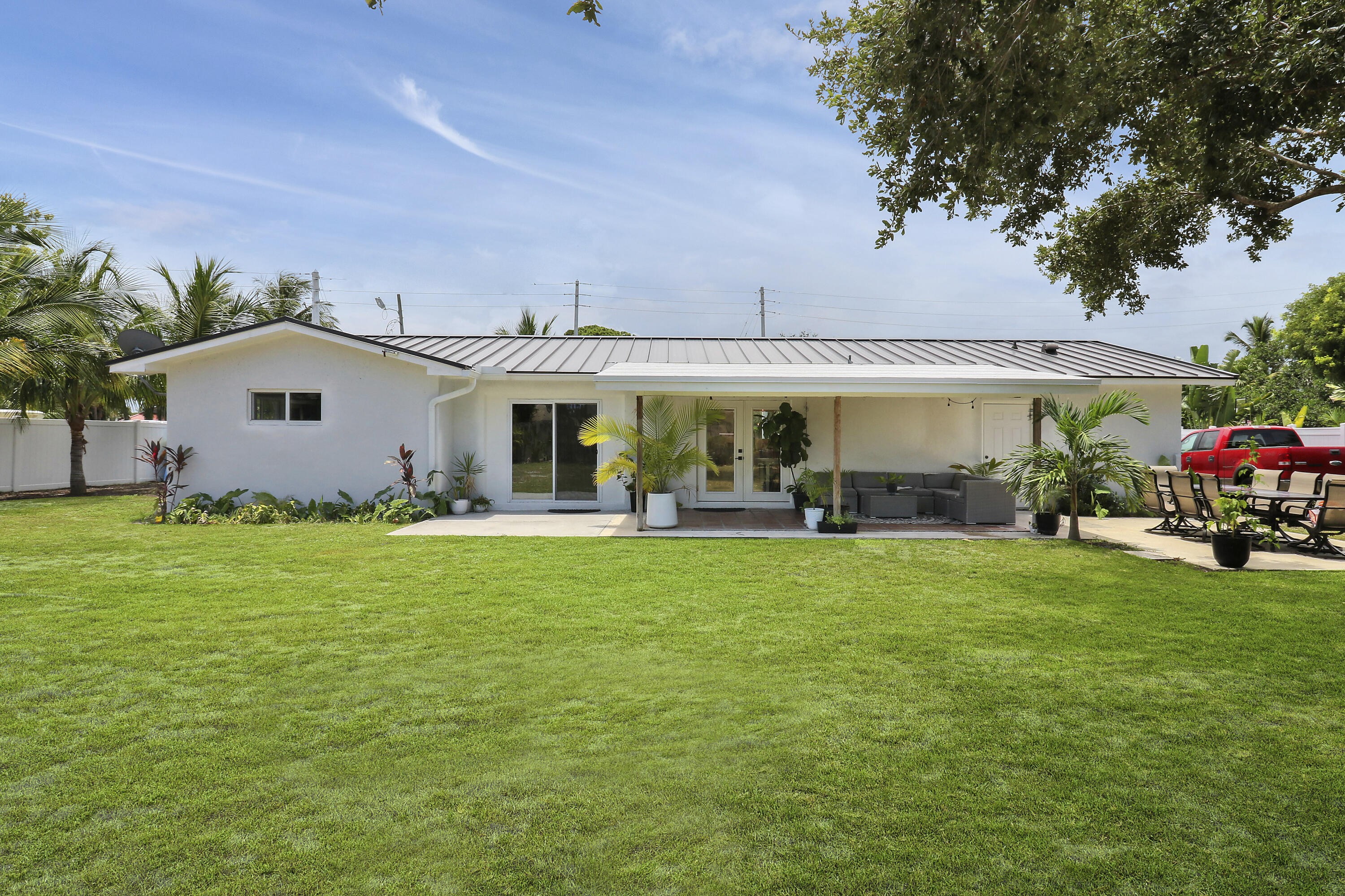 19820 North Riverside Drive Jupiter, FL 33469 - Photo 10 of 45 House2-8