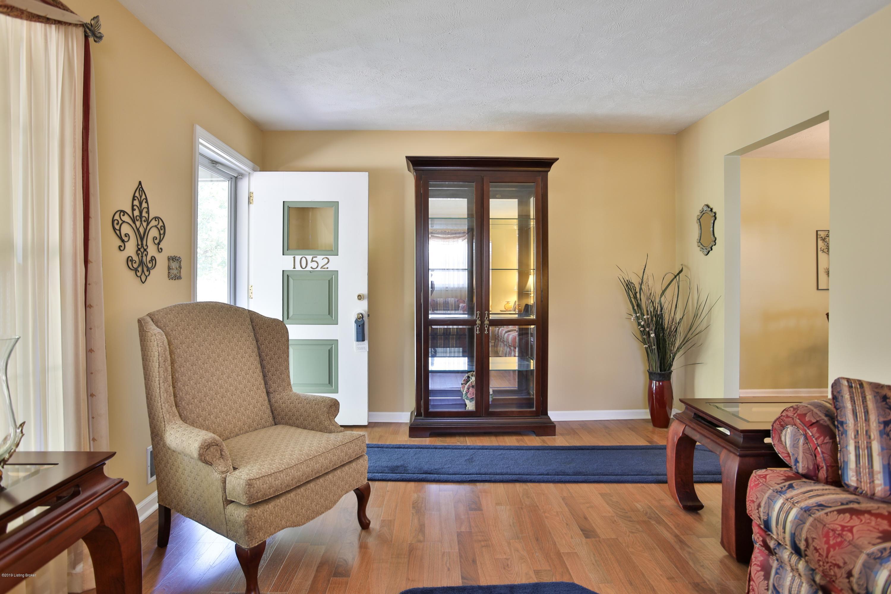1052 Runell Road Louisville, KY 40214 - Photo 5 of 39 1-14