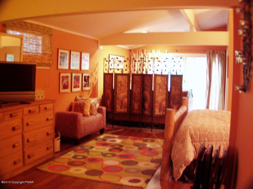 209 Blue Ridge Drive Canadensis, PA 18325 - Photo 12 of 19 Master bedroom