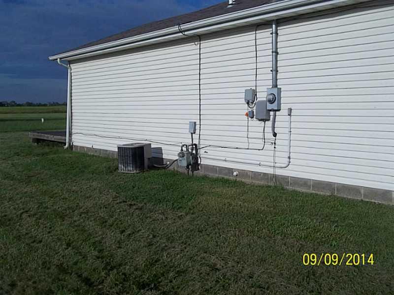 5142 New Carlisle Springfield, OH 45504 - Photo 16 of 17