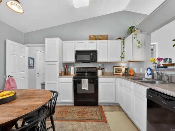 $239,900 | 9516 Golden Oak Drive, Fort Wayne, IN 46835