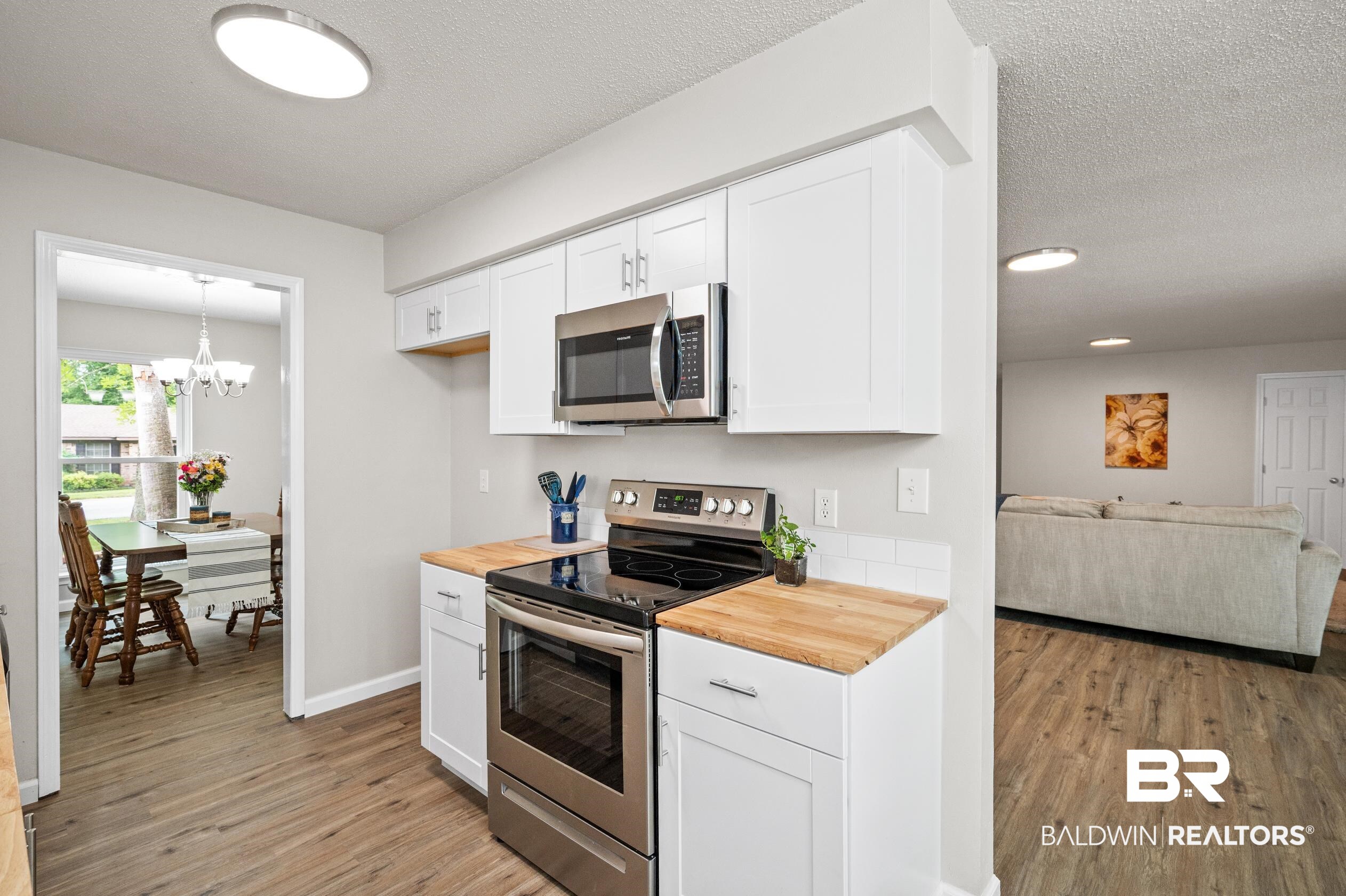 6012 Booker Circle Mobile, AL 36693 - Photo 14 of 34 Kitchen