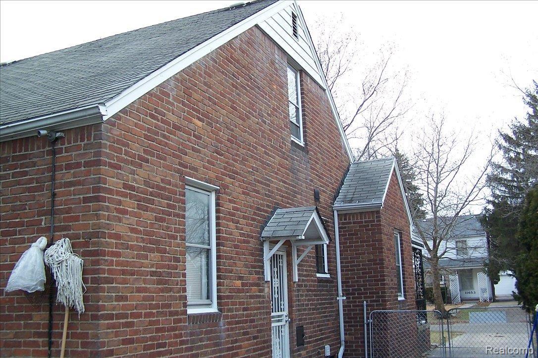 11652 Nottingham Road Detroit, MI 48224 - Photo 16 of 18 100_4018