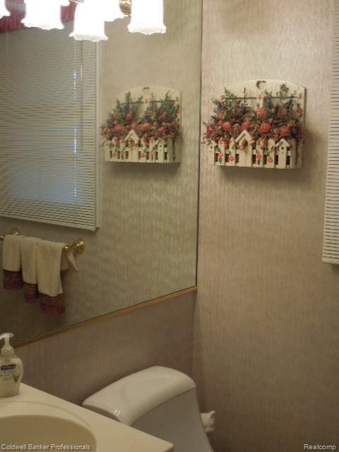 3341 Innsbrook Drive Rochester, MI 48309 - Photo 4 of 23 DSCN2171.jpg