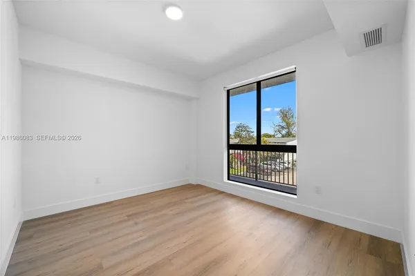 $3,214 | 2479 Northeast 192 Street, Unit 208, Miami, FL 33180
