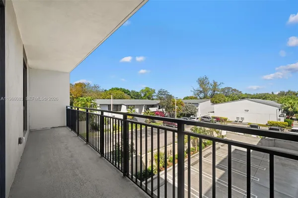 $3,214 | 2479 Northeast 192 Street, Unit 208, Miami, FL 33180