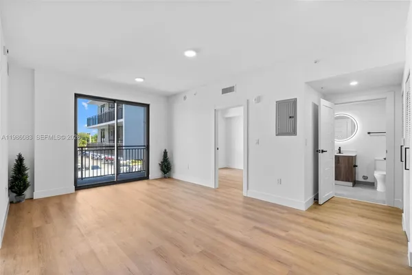$3,214 | 2479 Northeast 192 Street, Unit 208, Miami, FL 33180