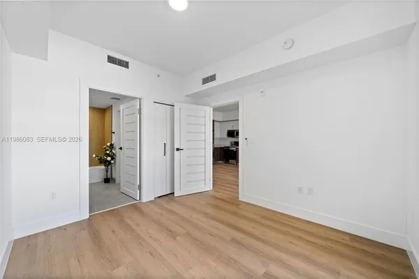 $3,214 | 2479 Northeast 192 Street, Unit 208, Miami, FL 33180