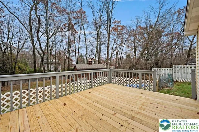 $300,000 | 536 Highland Drive, East Stroudsburg, PA 18302